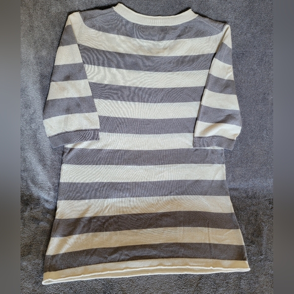 NWT Banana Republic Women's Silk And Cashmere Shirt - Gray and Cream Striped - Picture 3 of 9